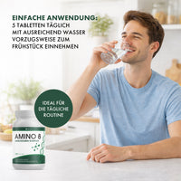 Thumbnail for AMINO 8 Dose und Mann beim Trinken, Text Anwendung 5 Tabletten täglich mit Wasser