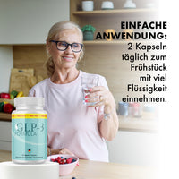 Thumbnail for Ältere Frau hält ein Wasserglas, daneben GLP-3 Formula Dose und Anwendungstext zu 2 Kapseln