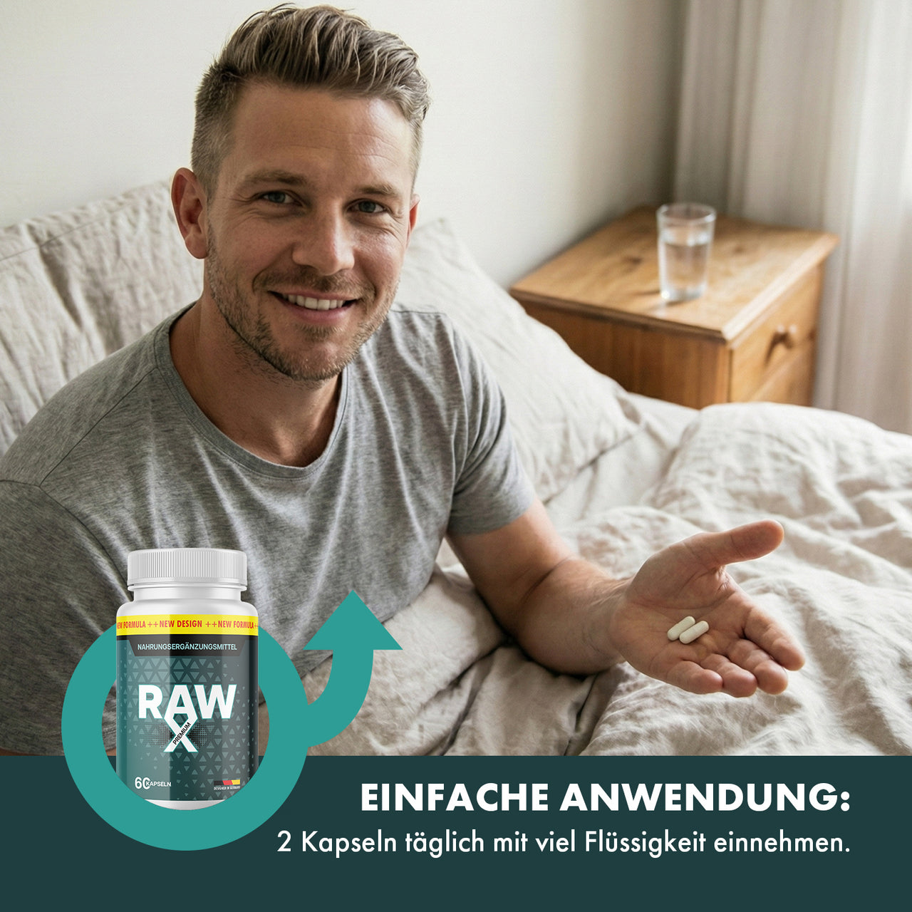 Lächelnder Mann auf dem Bett mit Kapseln in der Hand, RAW-X-Dose und klarem Einnahmehinweis